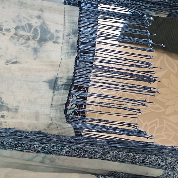 Staring at Stars Fringe Kimono - Picture 4 of 7